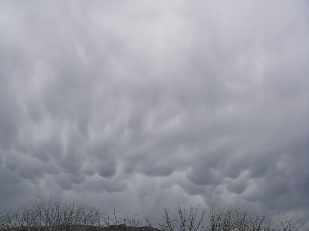 Mammatus cloud.