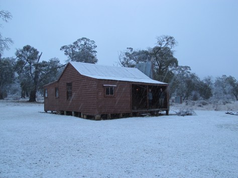 Snowfall Pockets Hut. Kosciuszko National Park.