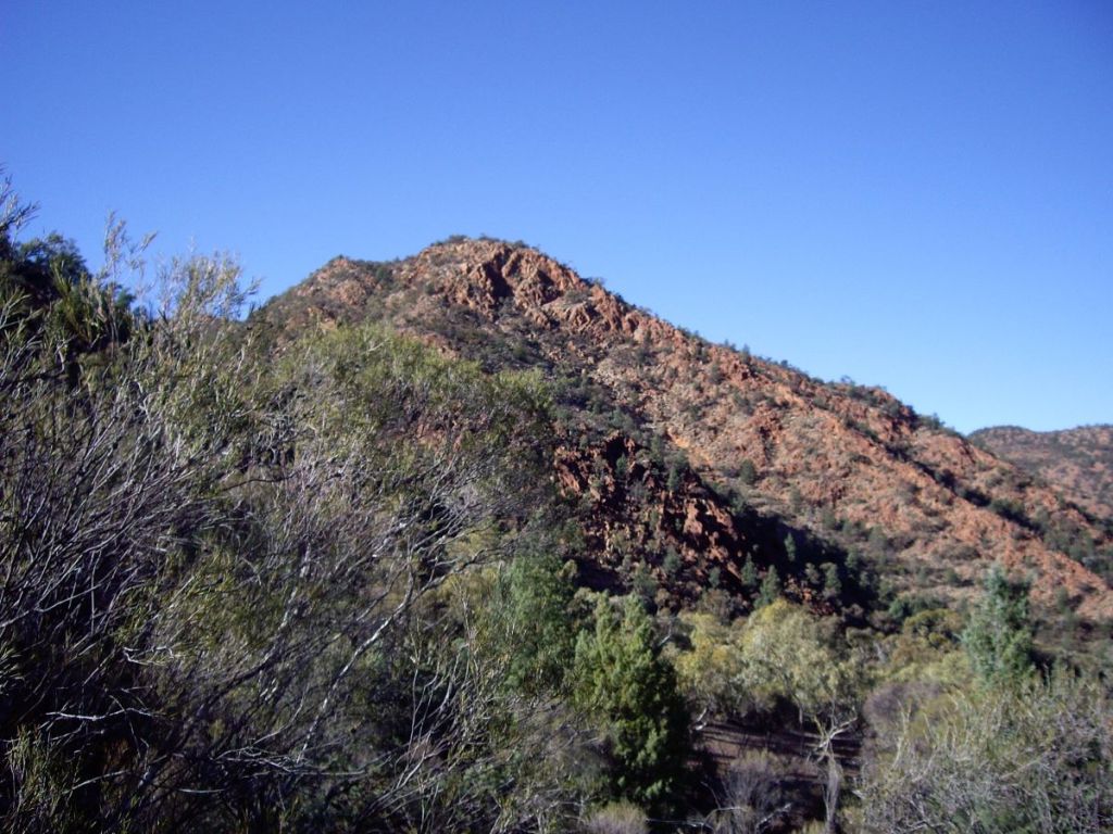 Foothills on the climb to Freeling Heights at 944 metres. Mawson Plateau.