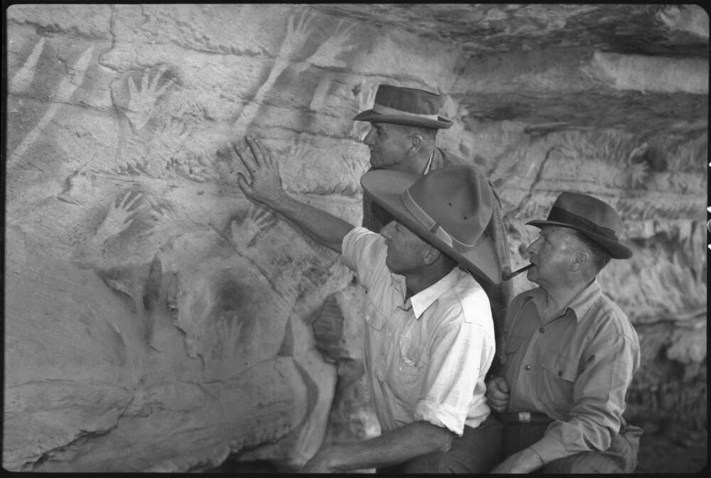 The Tombs, Aboriginal rock art site, Mt Moffatt, qld, 1949.